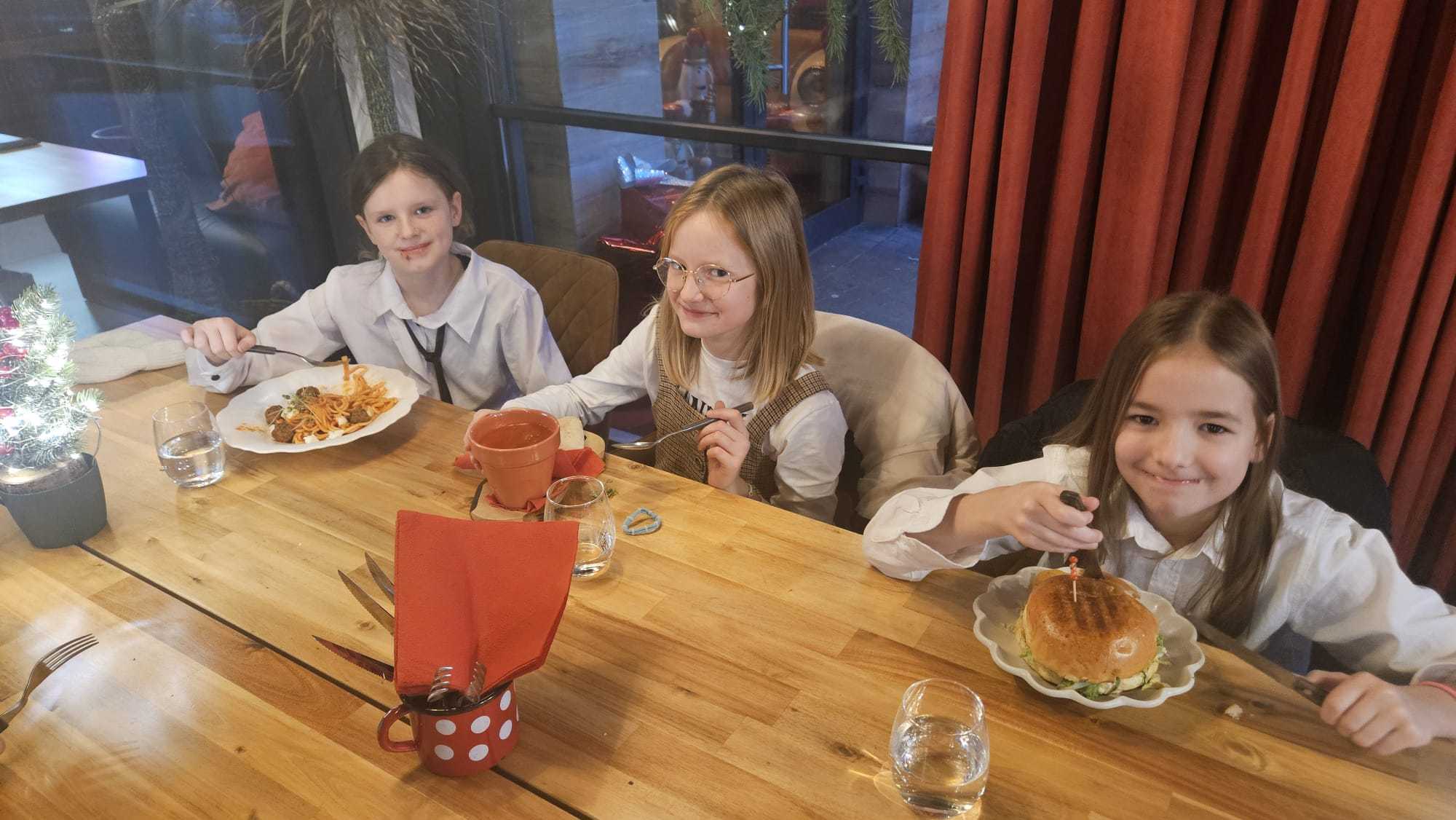 WhatsApp-Image-2025-12-10-at-19.22.24