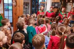 WYCIECZKA KLASY 1A I 1B DO WIOSKI MIKOŁAJA